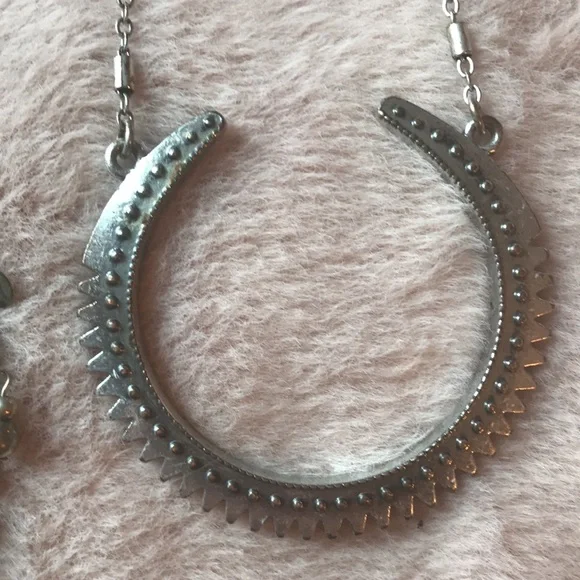 Free people necklace silver jewelry - Picture 3 of 3